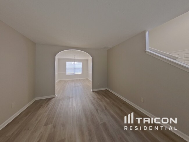 Foto del edificio - 8127 Valley Ridge Dr