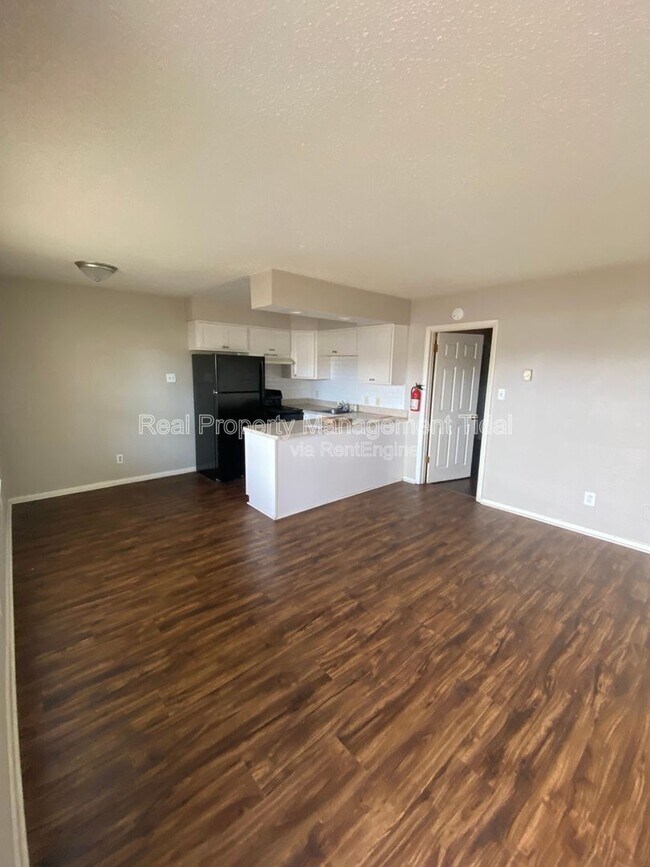 Foto del edificio - 5667 Brickell Rd