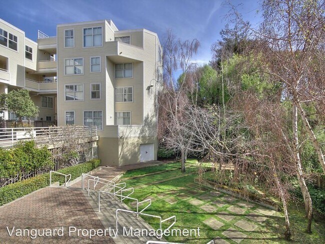 Building Photo - 2075 Sutter St