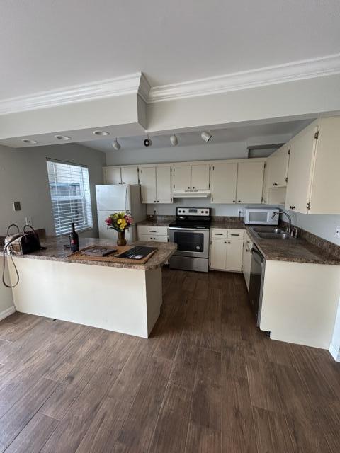 Primary Photo - 912 Sandtree Dr