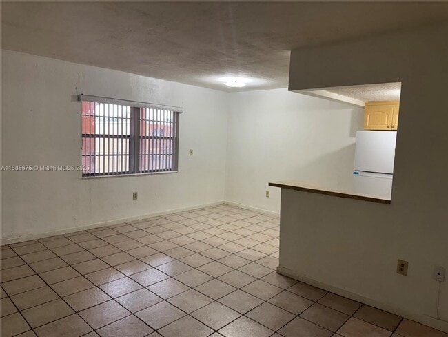 Building Photo - 1280 W 54th St