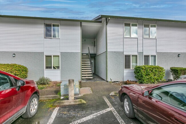 Building Photo - Cozy 2 Bedroom Condo in Kent!