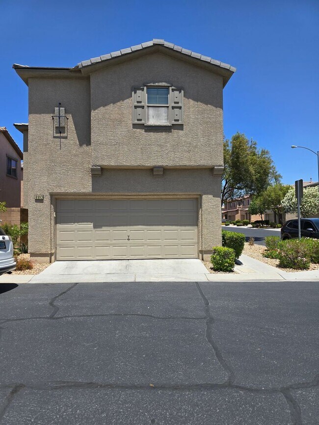 Foto del edificio - Gated Community  Home  Three Bedrooms, 2.5...