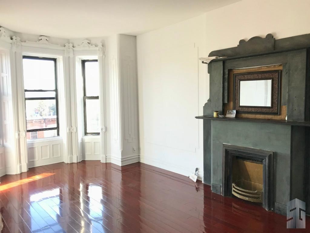 Primary Photo - 1024 Bedford Ave