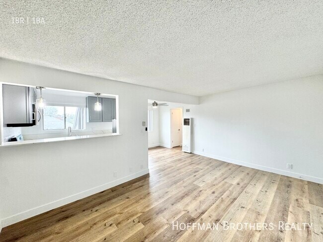 Building Photo - 14917 Hartland St