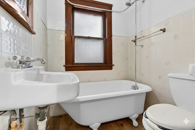 Foto del edificio - 2977 E 66th St