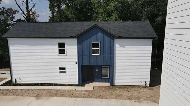 Building Photo - 9439 Radio Rd