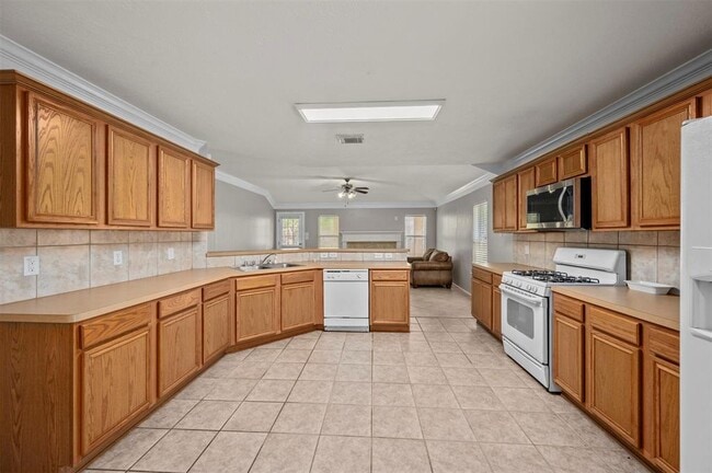 Building Photo - 8014 Blackcherry Ln