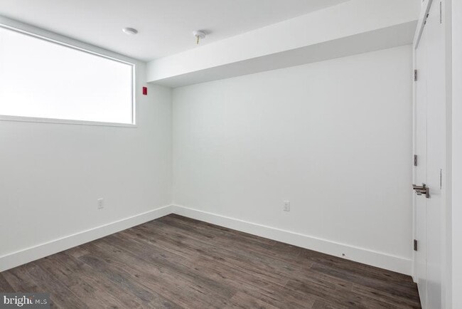 Building Photo - 1155 S 15th St