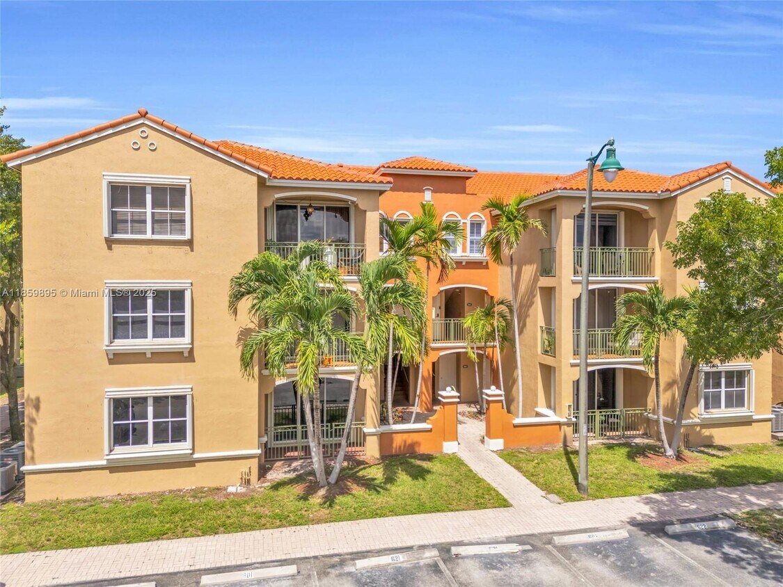 Primary Photo - 6670 NW 114th Ave