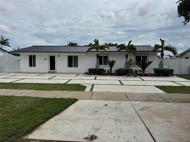 Building Photo - 5103 SW 128th Pl