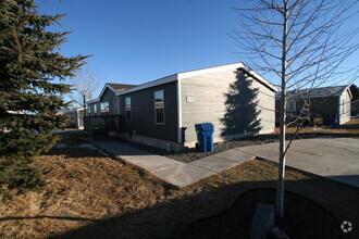 Building Photo - 2715 Donna Ave