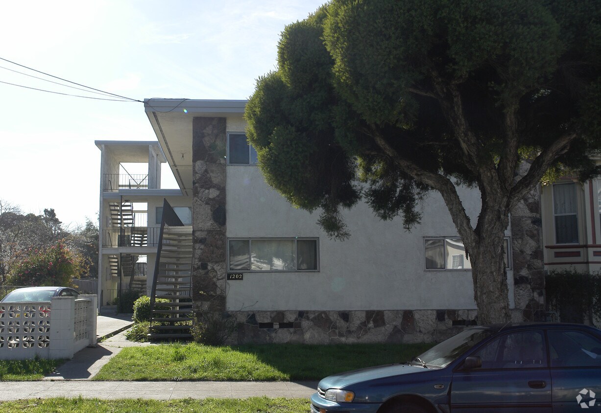 Building Photo - 1202 Carrison St