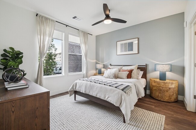 Building Photo - Alexan Pena Station