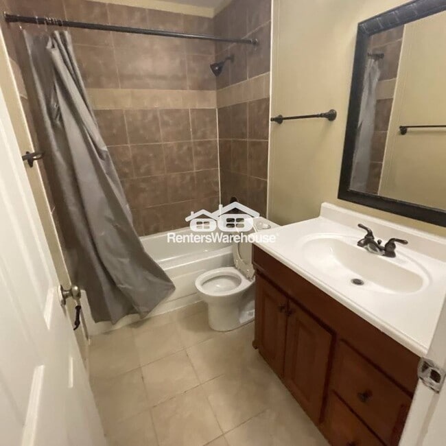 Building Photo - 1470 Pine Row Ct