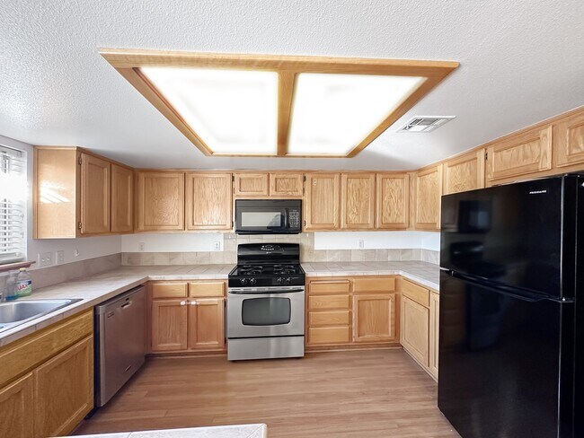 Foto del edificio - 605 E Wilson Ave