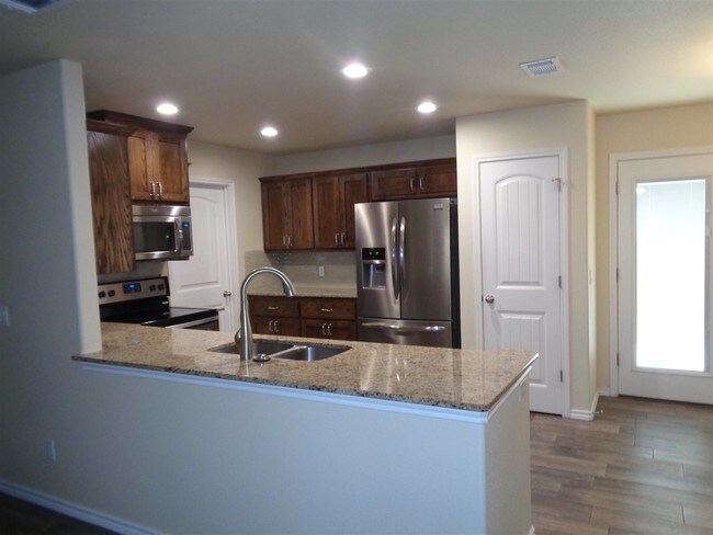 Foto del edificio - 608 E Pecan St