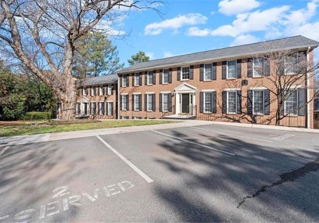 Foto del edificio - 1101 Collier Rd NW