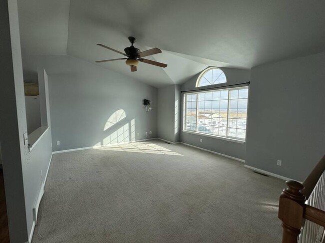 Foto del edificio - 7645 Century Hills Rd N