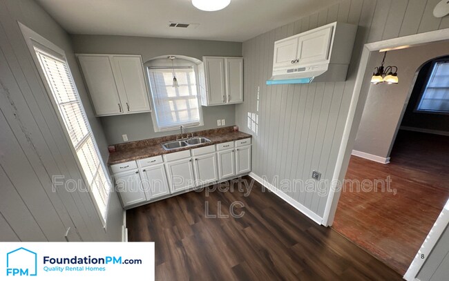 Foto del edificio - 778 N Merton St