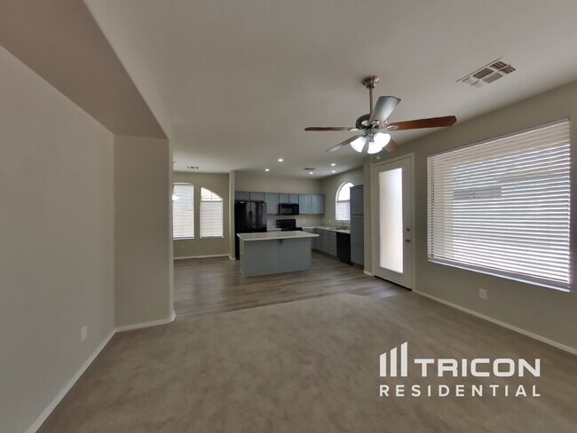 Foto del edificio - 5332 E Holmes Ave