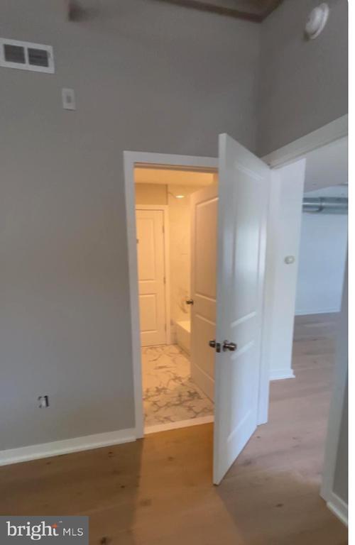 Primary Photo - 36 N Narberth Ave