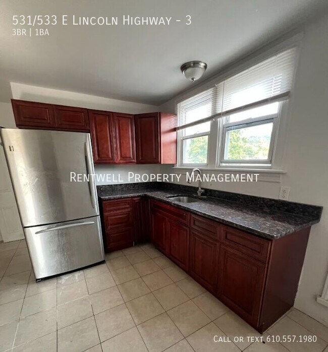 Foto del edificio - 531/533 E Lincoln Highway-3