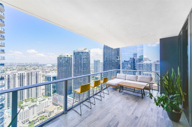 Building Photo - 1010 Brickell Ave