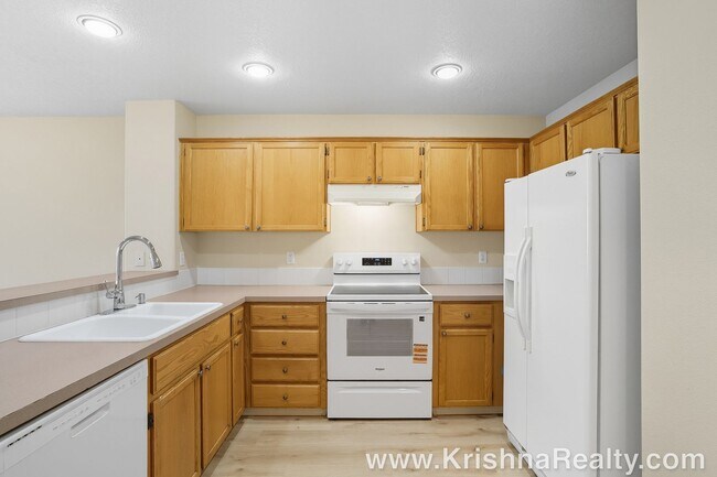Foto del edificio - 15369 NW Sweetgale Ln