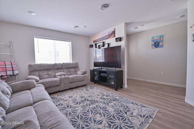 Foto del edificio - 809 Thames Ct