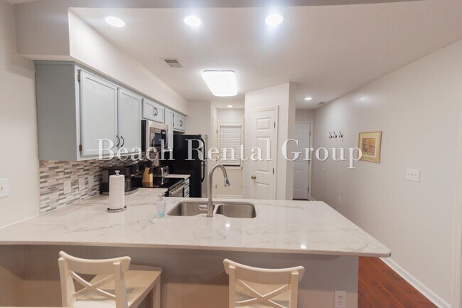 Building Photo - 4109 Pinehurst Cir