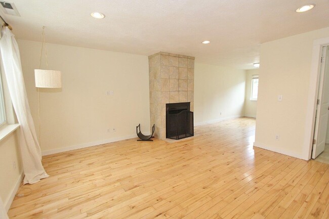 Foto del edificio - 4843 W Targee St