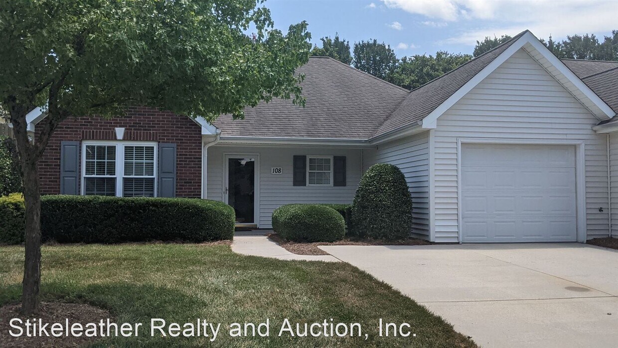 Primary Photo - 2 br, 2 bath House - 108 Glen Oaks Court