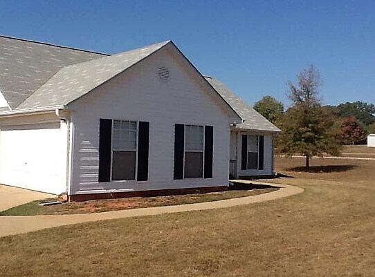 Foto del edificio - 2266 Stroud Rd