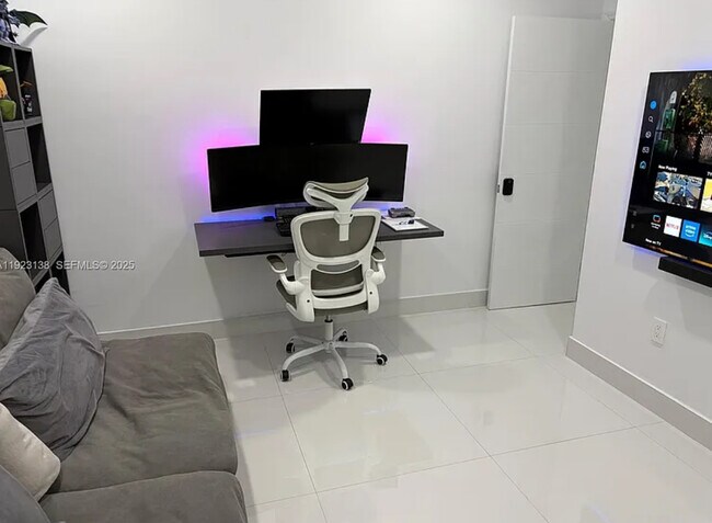 Foto del edificio - FOR RENT