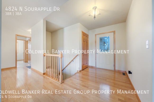 Foto del edificio - 4824 Sourapple Dr