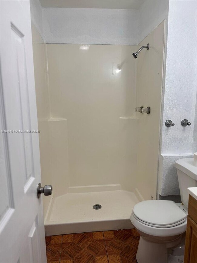 Foto del edificio - 717 SW 79th Ave