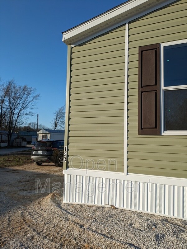 Foto del edificio - 7534 US-60