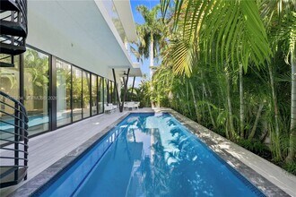 Building Photo - 301 190th St