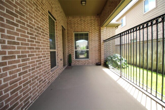 Building Photo - 20607 Elderwood Terrace Dr