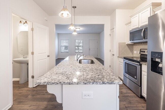 Building Photo - GREAT 2 Bedroom Townhome Regent Park - AUGUST MOVE IN SPECIAL