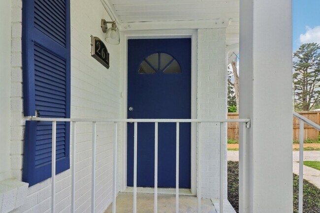 Foto del edificio - 261 Palms Ln SW