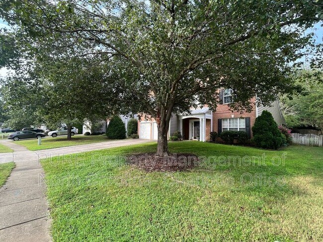 Foto del edificio - 8903 Darcy Hopkins Dr
