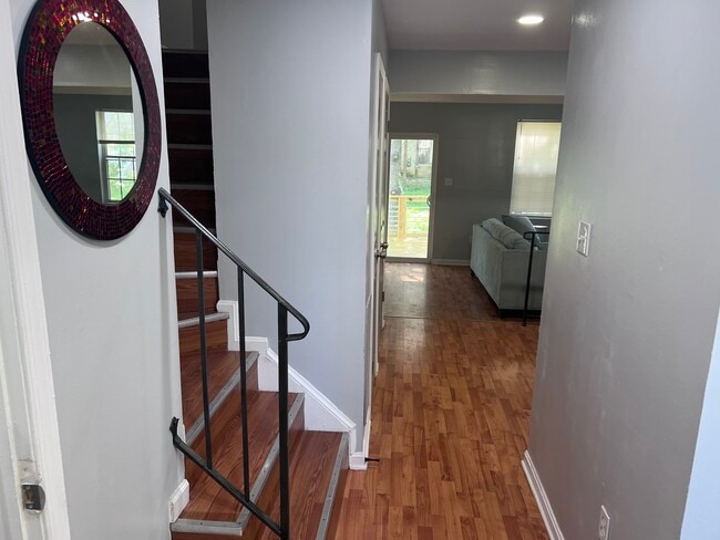 Building Photo - 5627 Onslow Way