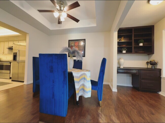 Foto del edificio - 900 Shady Creek Ln