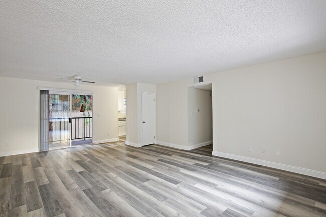 Foto del edificio - Torrance Courtyard Apartments