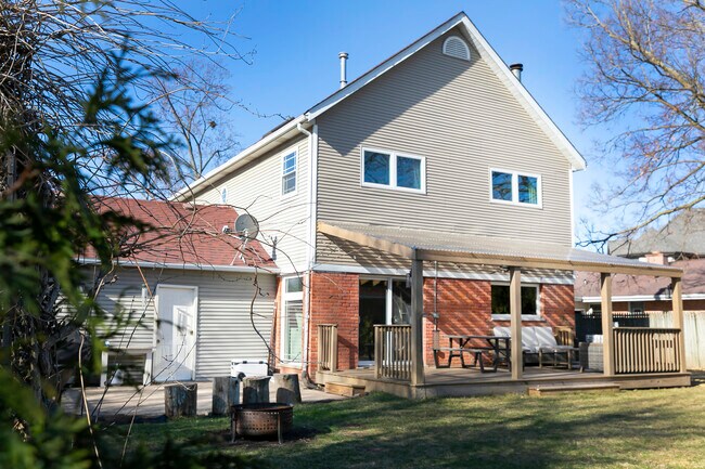 Building Photo - 9535 Osceola Ave