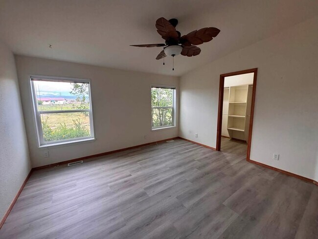 Foto del edificio - 31 Bloom Ln