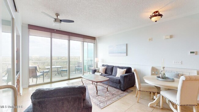 Foto del edificio - 2060 Beach Blvd