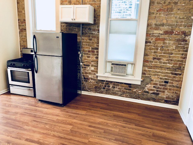 Primary Photo - 1479 W Huron St